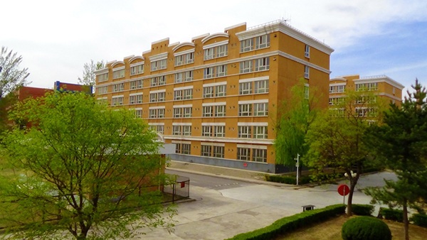 宿舍樓遠景.jpg 宿舍樓遠景.jpg