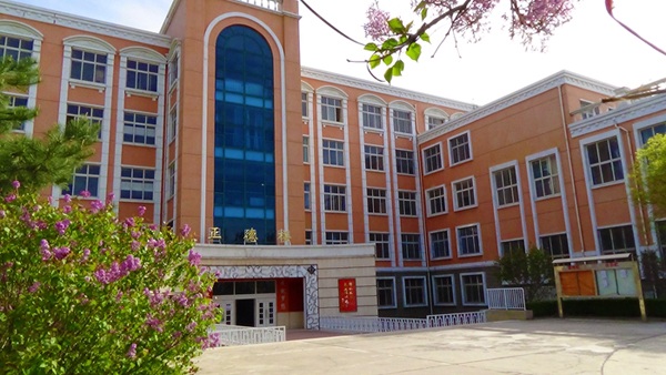 歐范兒教學樓近景.jpg 歐范兒教學樓近景.jpg