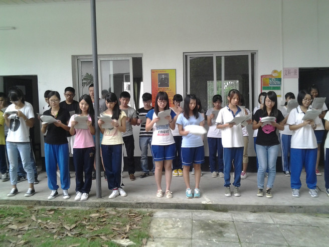 復讀學生照片.jpg 復讀學生照片.jpg