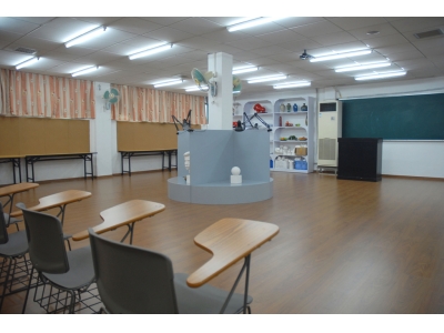 美術室.jpg 美術室.jpg