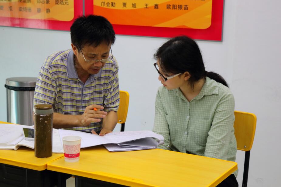 一對一輔導現場.jpg 一對一輔導現場.jpg