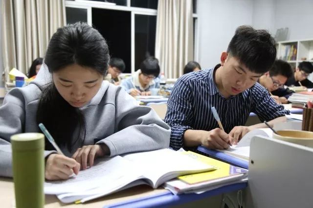 非凡教育學生上課環境 非凡教育學生上課環境