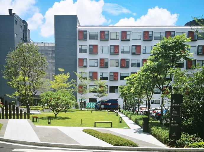 教學樓外景.jpg 教學樓外景.jpg