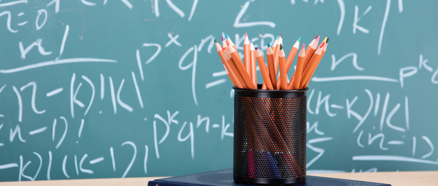 攝圖網_500113655_wx_教育知識書本學習場景(企業商用).jpg 攝圖網_500113655_wx_教育知識書本學習場景(企業商用).jpg