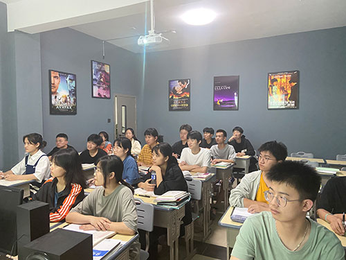 授課現(xiàn)場(chǎng) 授課現(xiàn)場(chǎng)