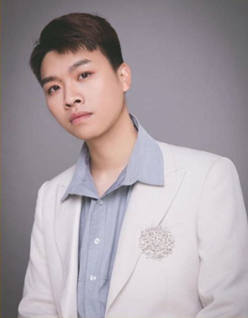 編導(dǎo)陳賢老師 編導(dǎo)陳賢老師