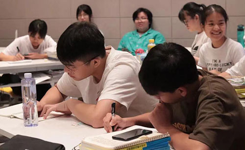 學(xué)習(xí)現(xiàn)場 學(xué)習(xí)現(xiàn)場