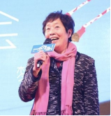 何教授  何教授