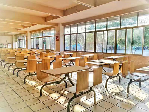 食堂環境 食堂環境