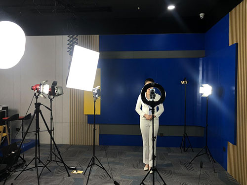 上鏡練習(xí)現(xiàn)場(chǎng) 上鏡練習(xí)現(xiàn)場(chǎng)