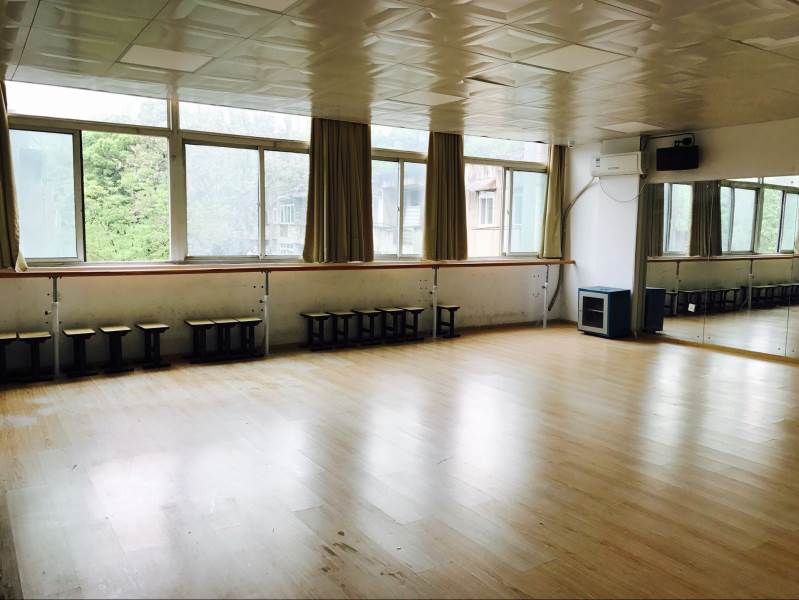 形體訓練室 形體訓練室