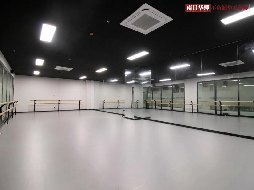 形體訓(xùn)練室 形體訓(xùn)練室