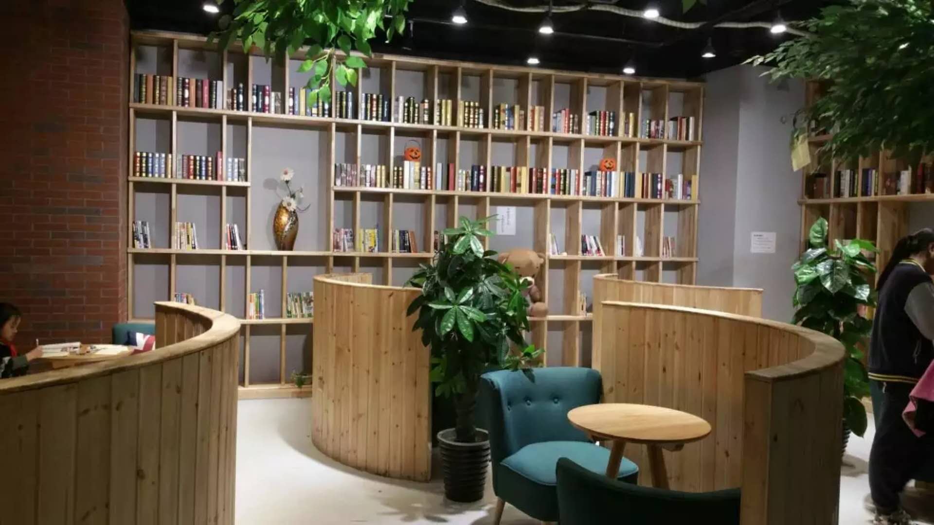 休息區(qū) 休息區(qū)