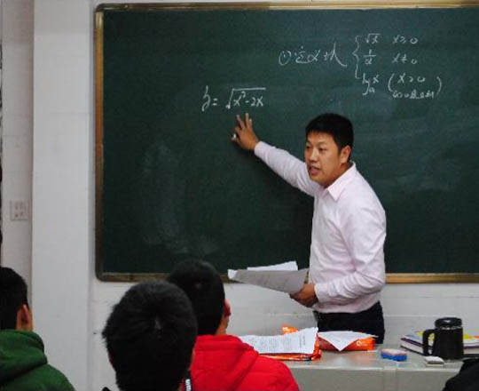 小班教學(xué).jpg 小班教學(xué).jpg