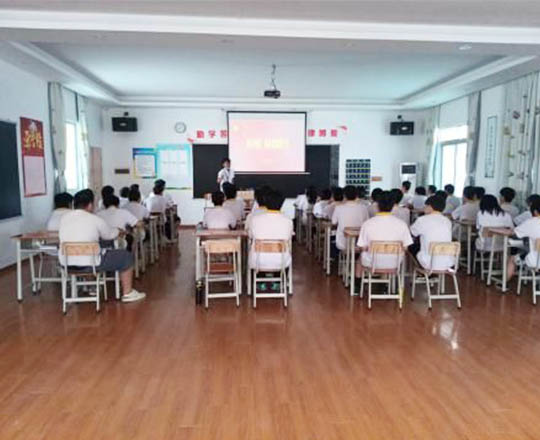 教學(xué)現(xiàn)場.jpg 教學(xué)現(xiàn)場.jpg