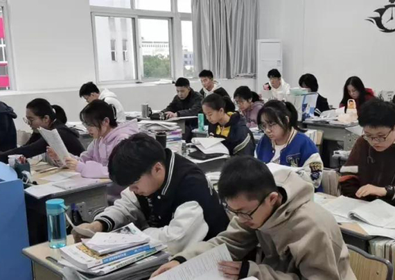 江蘇中派復讀教育的師資怎么樣?強不強?