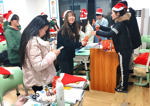 圣誕晚會1.jpg 圣誕晚會1.jpg