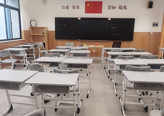 教室.jpg 教室.jpg