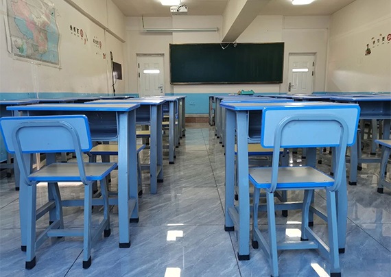 教室.jpg 教室.jpg
