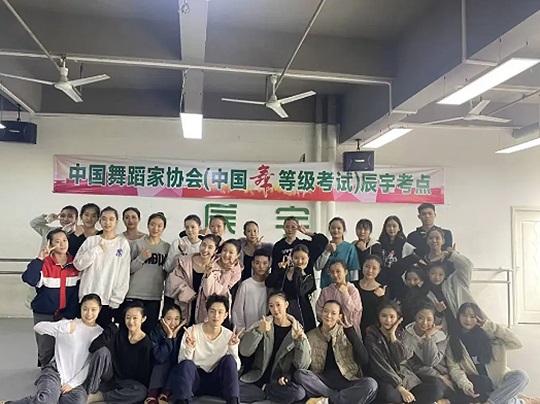 A684A7440D2E17571F8EBFAE2A28A25F.jpg A684A7440D2E17571F8EBFAE2A28A25F.jpg