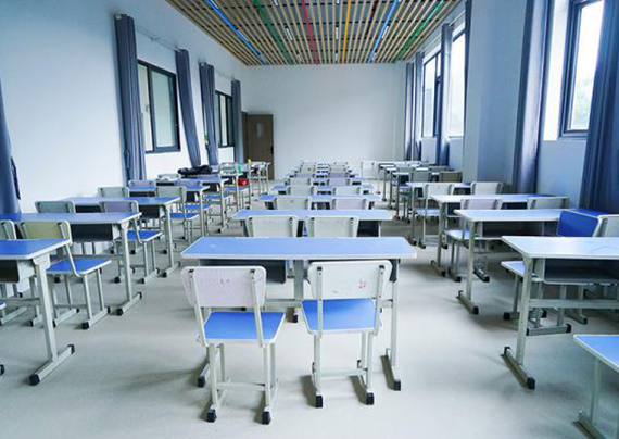 理論教室2.jpg 理論教室2.jpg