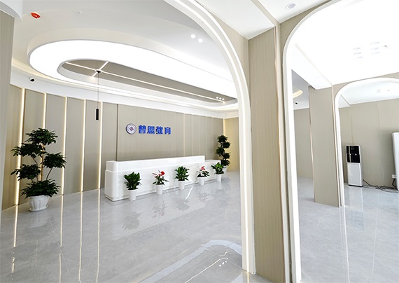 光谷校區接待大廳.jpg 光谷校區接待大廳.jpg