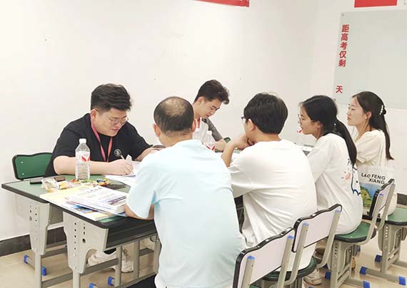 成都星火高考培訓中心志愿填報指導方面怎么樣?