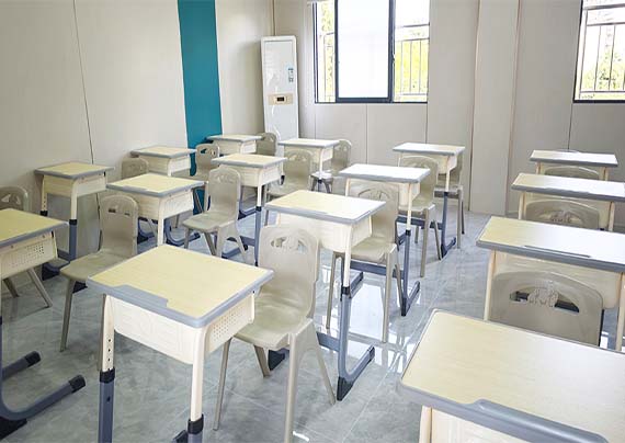 光谷校區教室 拷貝.jpg 光谷校區教室 拷貝.jpg