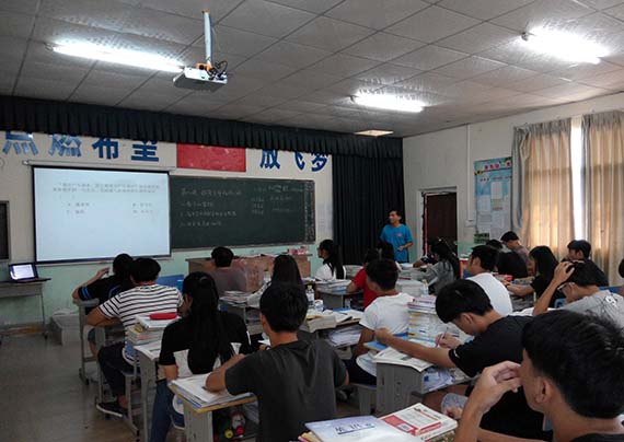 南寧成才報國高考培訓(xùn)中心的課堂氛圍好不好?